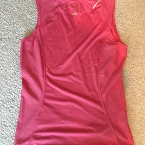 workout top pack (Nike + Reebok) - Picture 3 of 3
